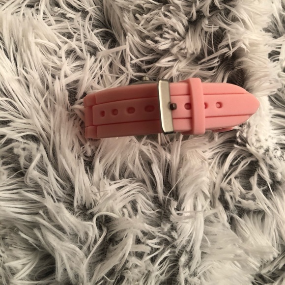 Watch - Picture 3 of 3